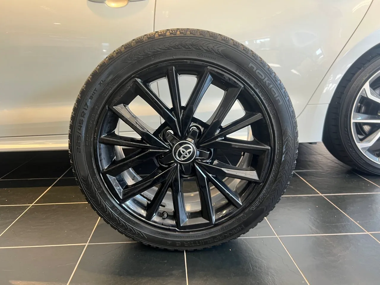 Vehicle image 14