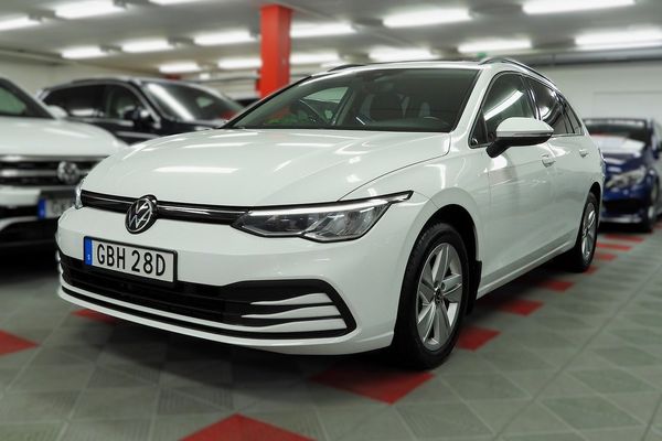 Volkswagen Golf Sportscombi 1.5 eTSI Kamera Drag Värmare SoV Hjul - 2022