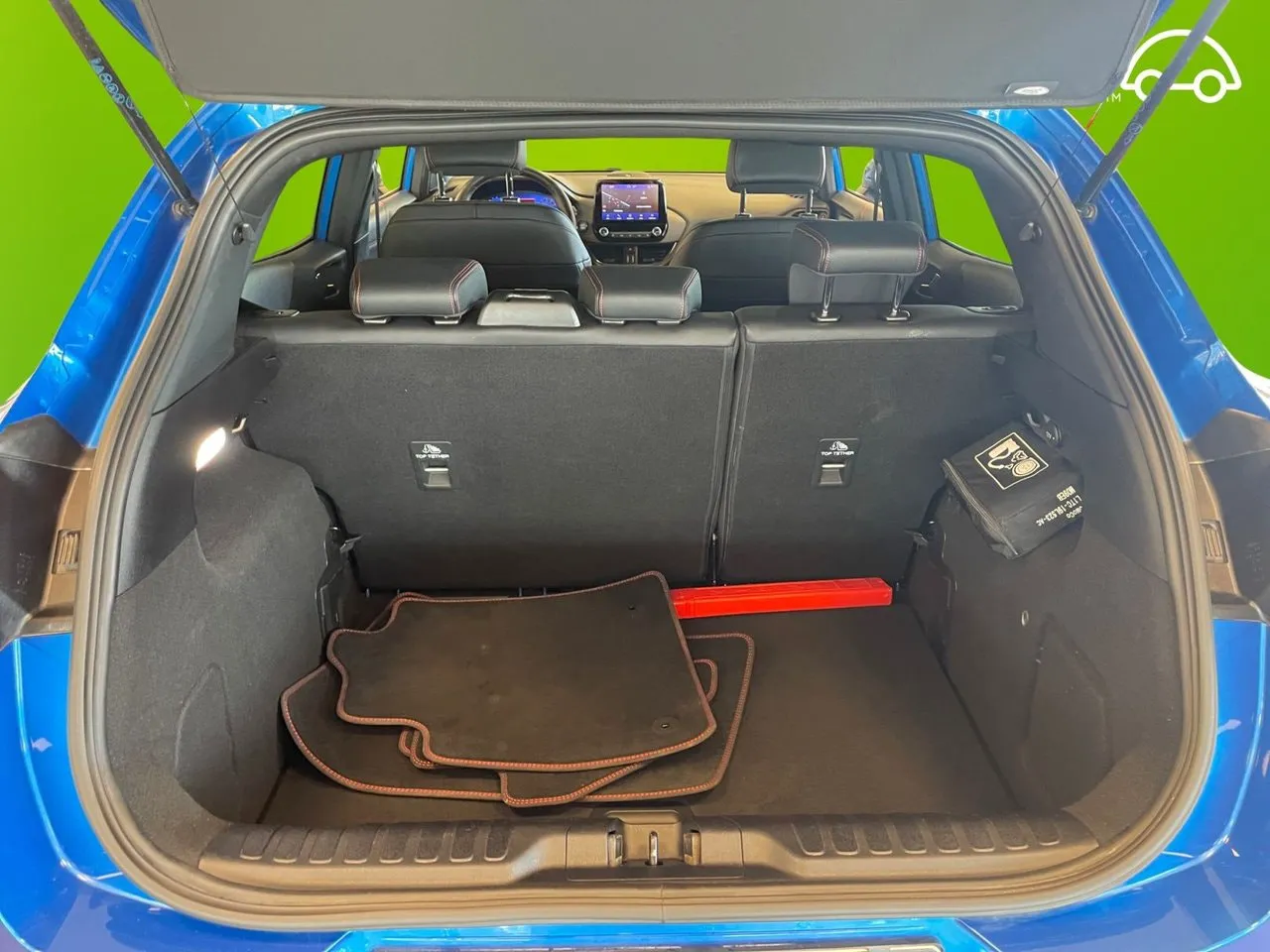 Vehicle image 15