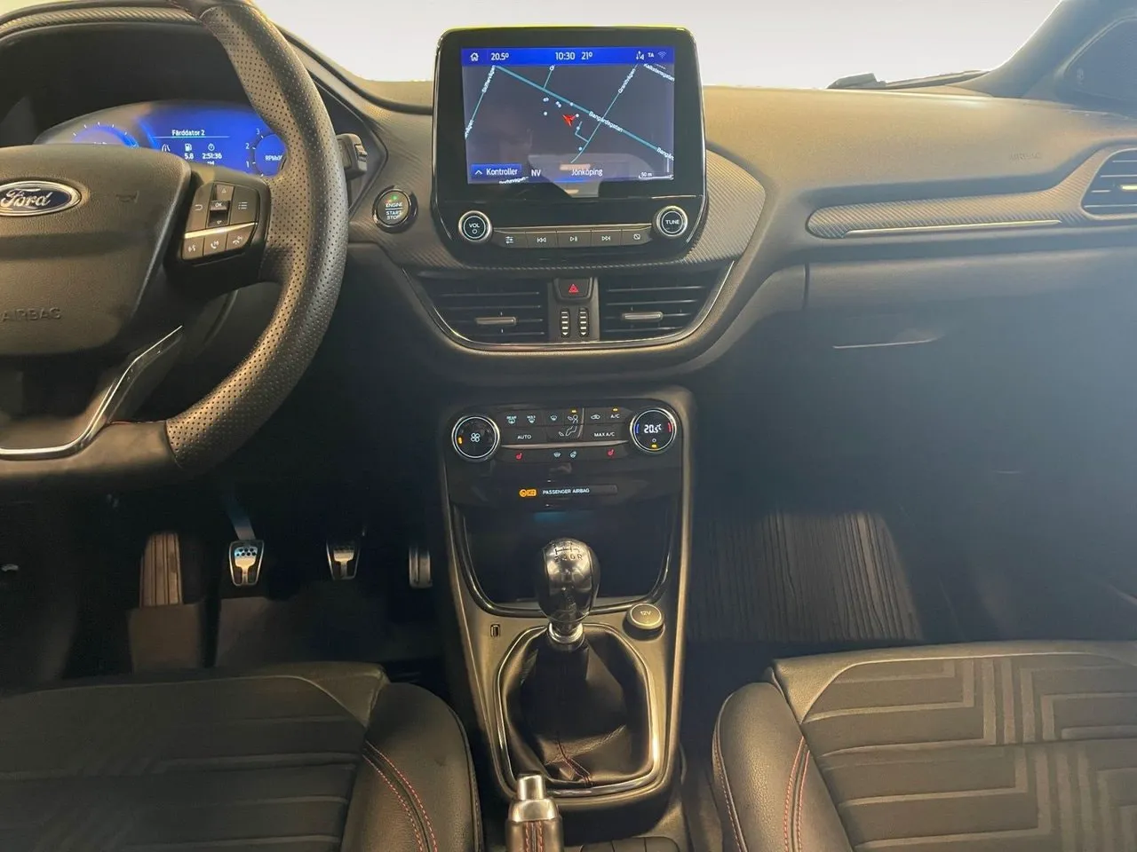 Vehicle image 10