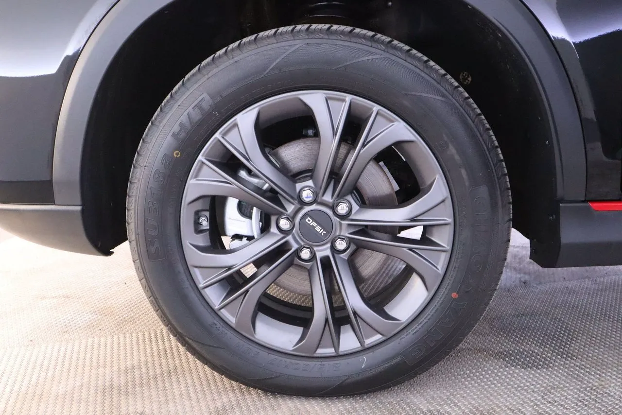 Vehicle image 8