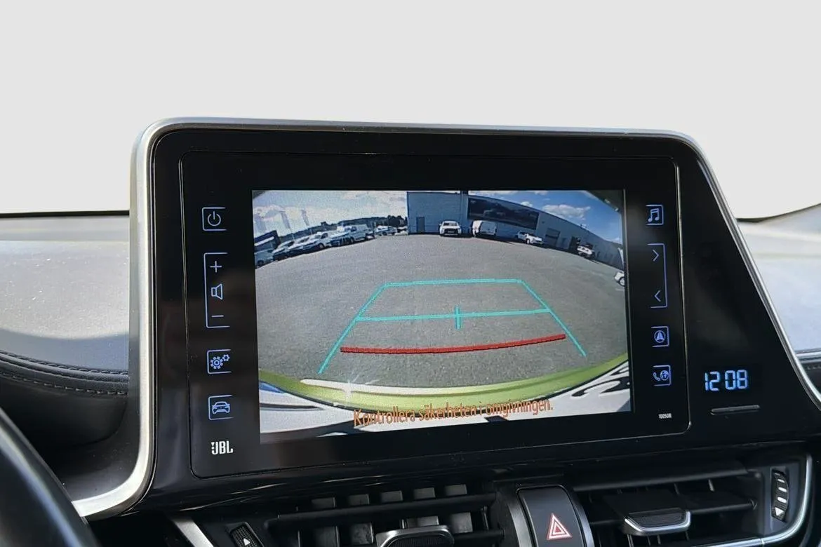 Vehicle image 16