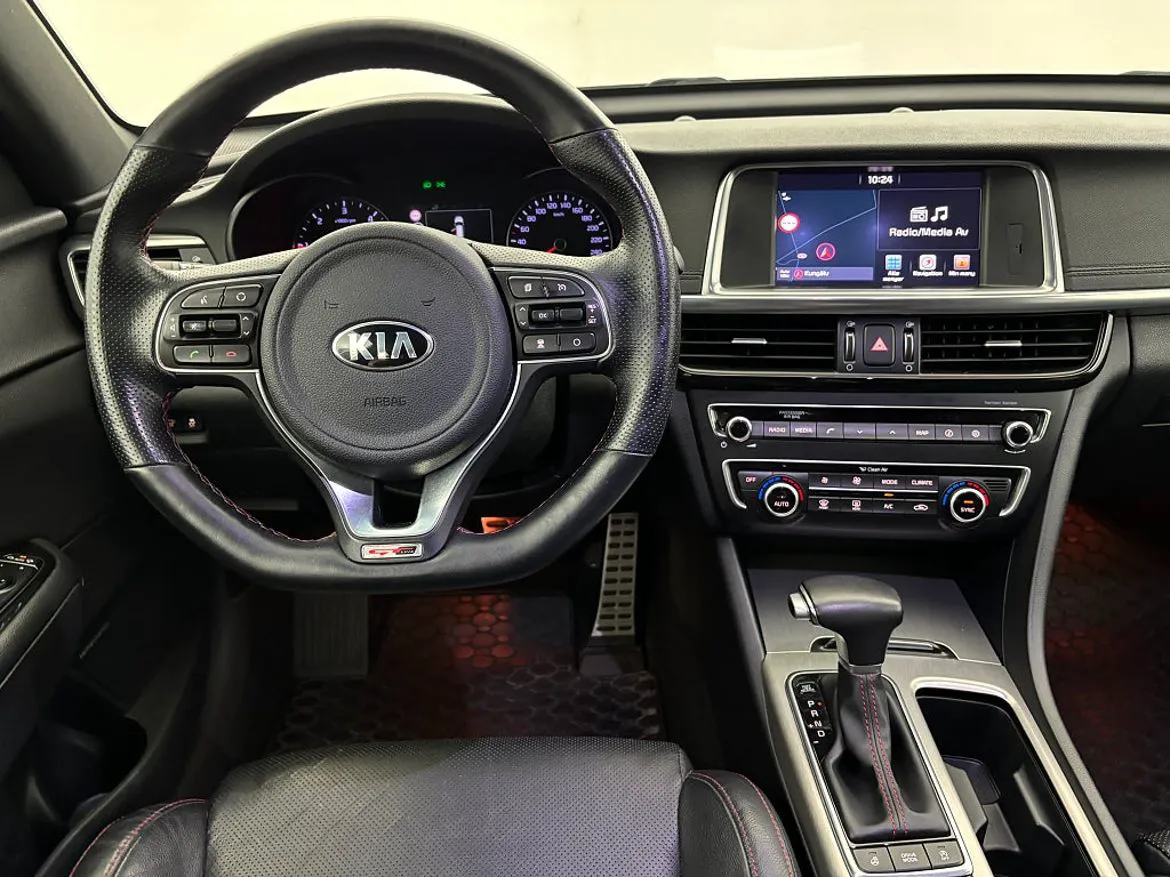 Vehicle image 16