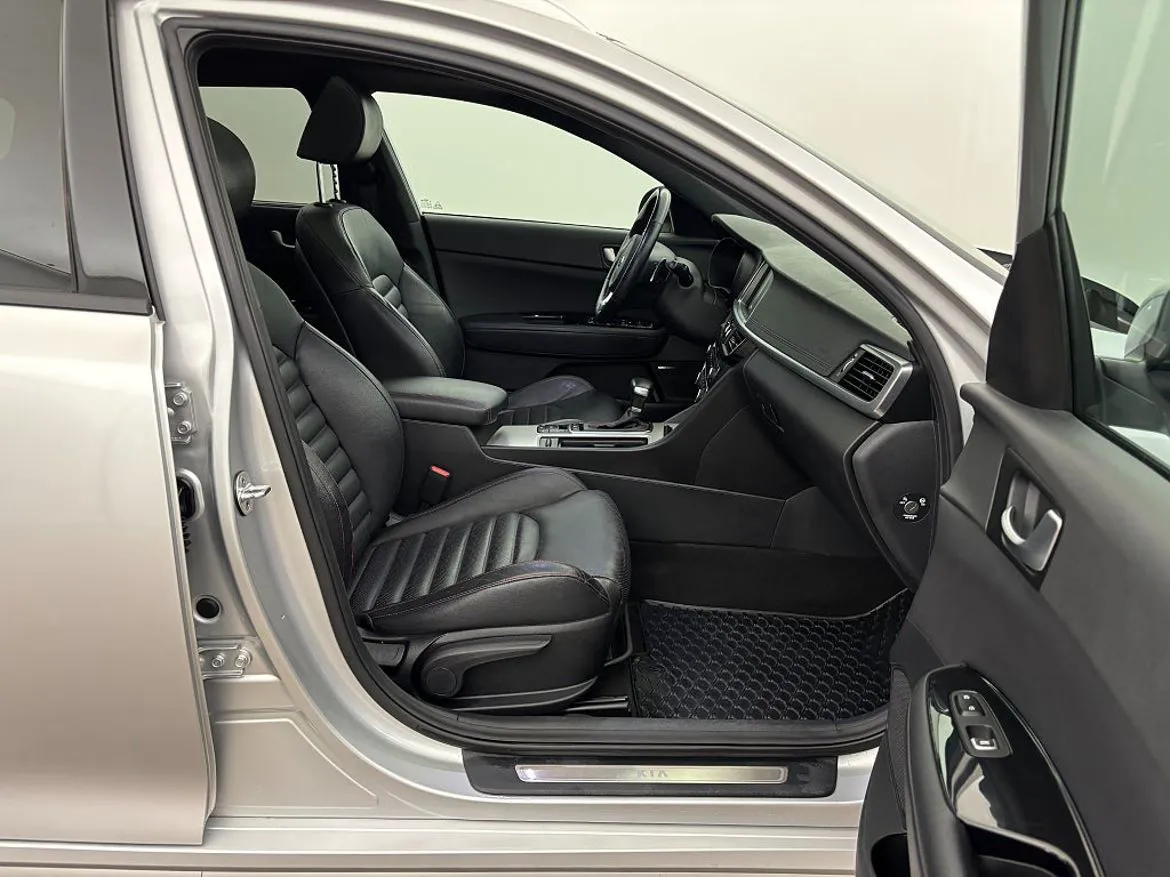 Vehicle image 21