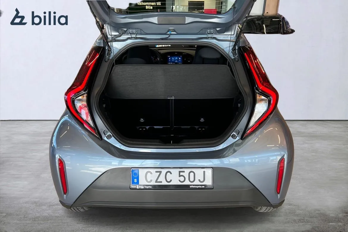 Vehicle image 11