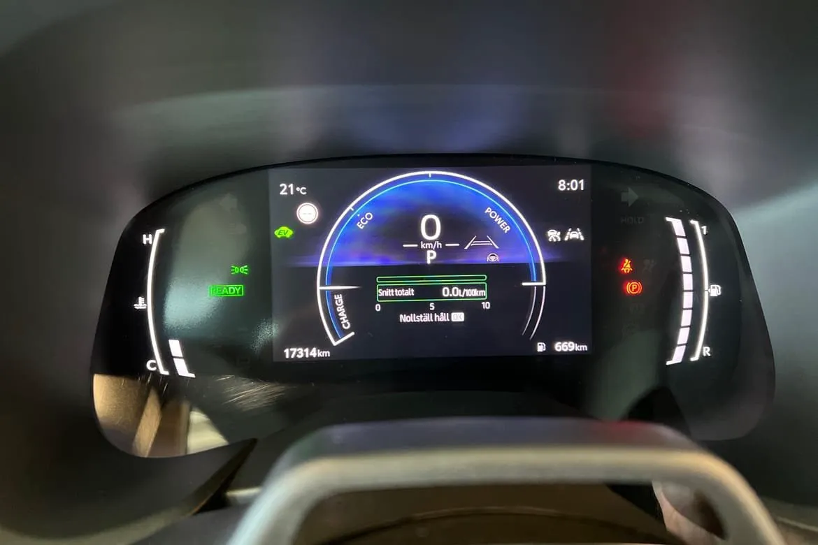 Vehicle image 15