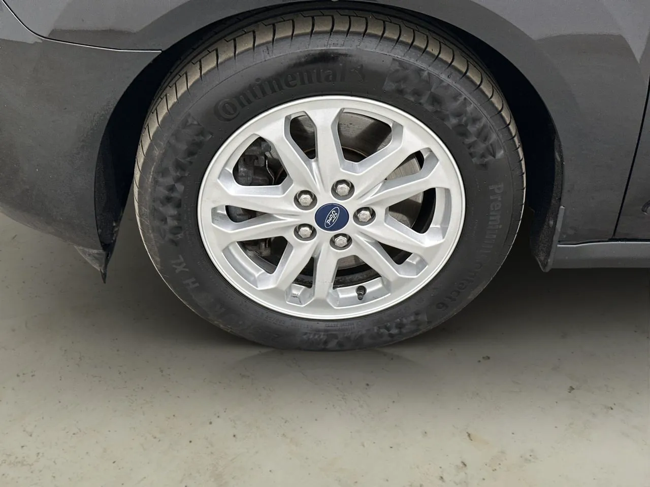 Vehicle image 9