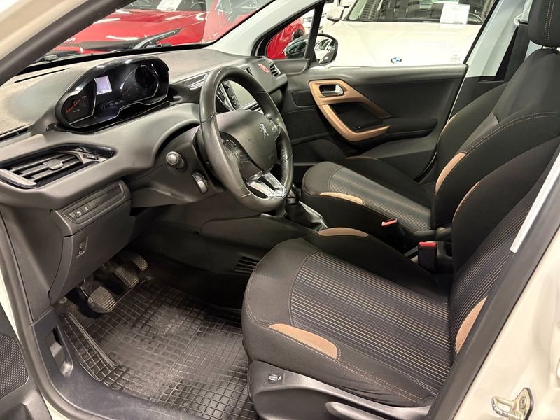 Peugeot 208 bild 4