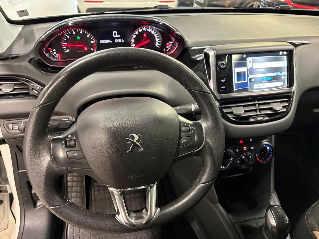 Vehicle image 6