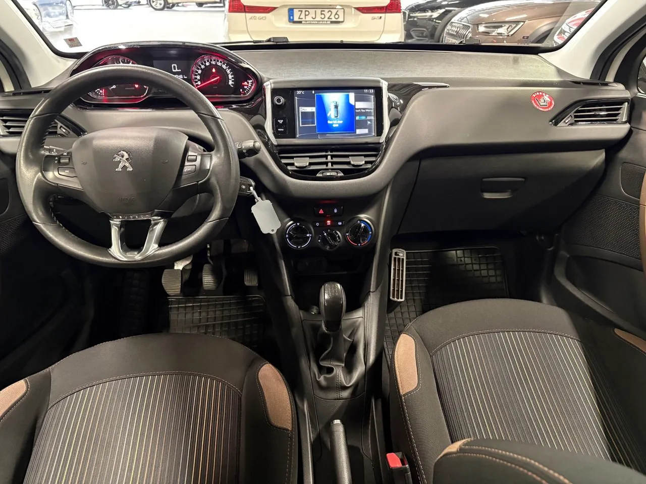 Vehicle image 8