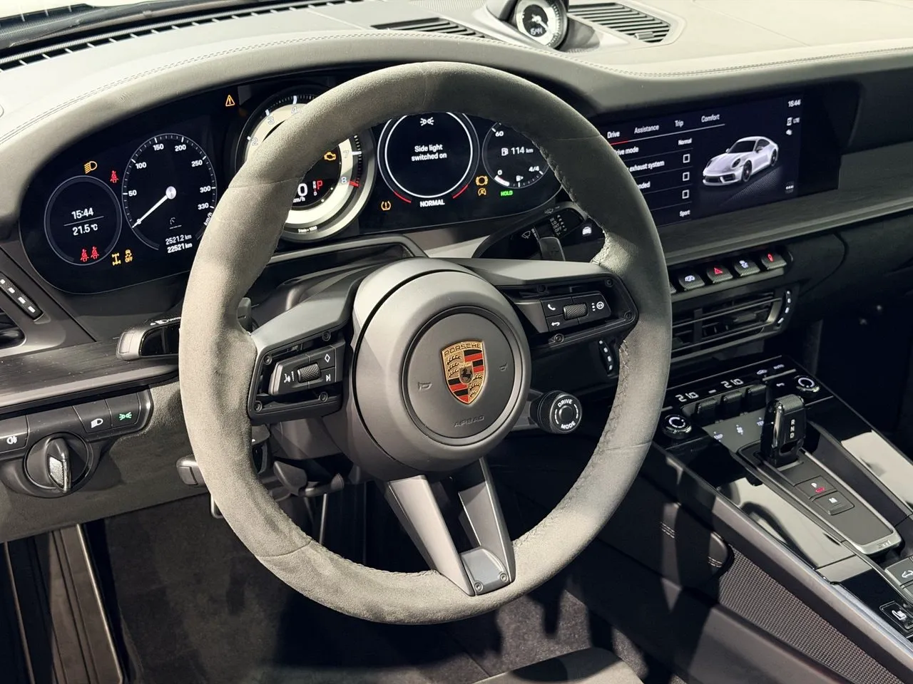 Vehicle image 18