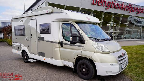 Bürstner Ixeo T 634 | Taksäng | Fransk säng | AC x2 - 2009