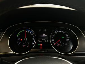 Volkswagen Passat bild 13