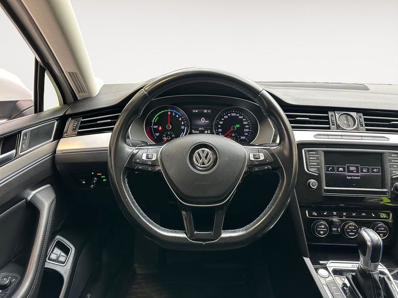Volkswagen Passat bild 14