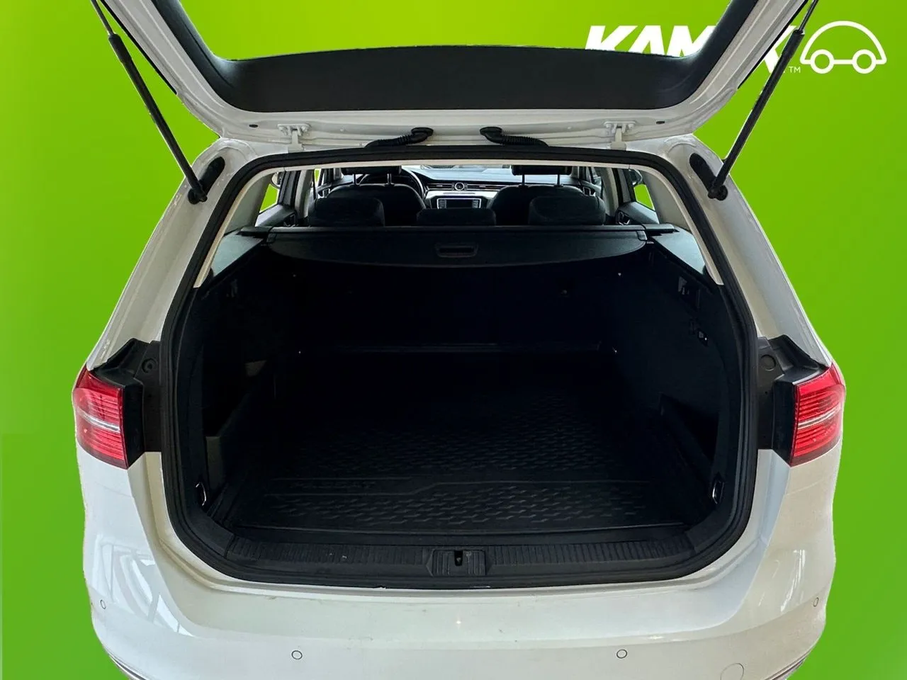 Vehicle image 16
