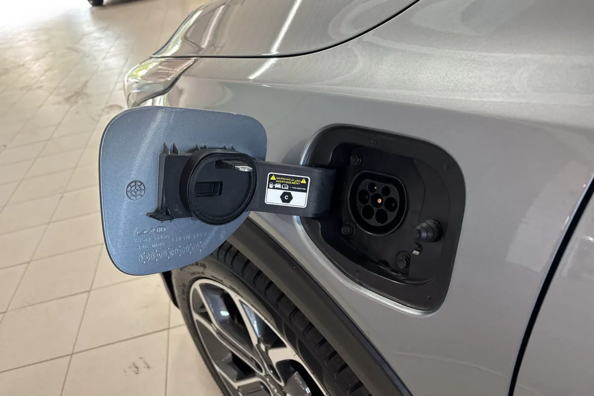 Vehicle image 25