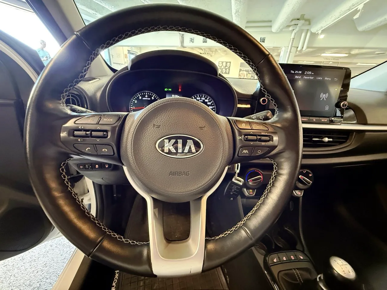 Vehicle image 12