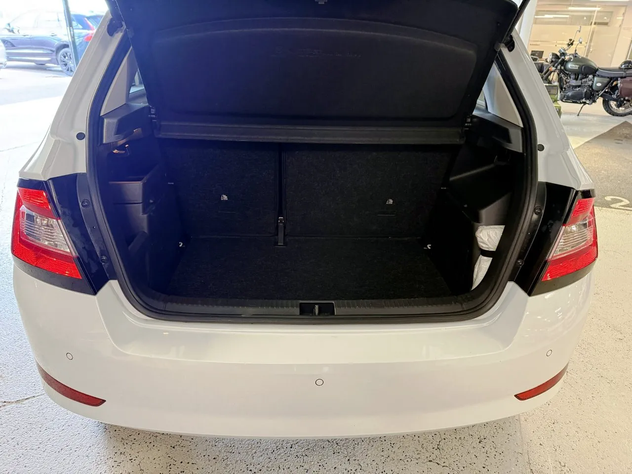 Vehicle image 20