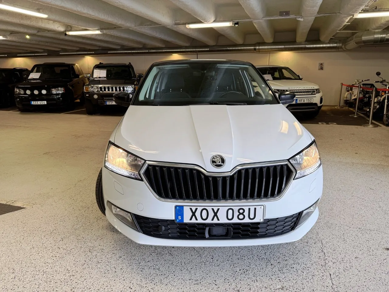 Vehicle image 6