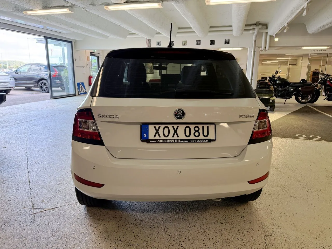 Vehicle image 7