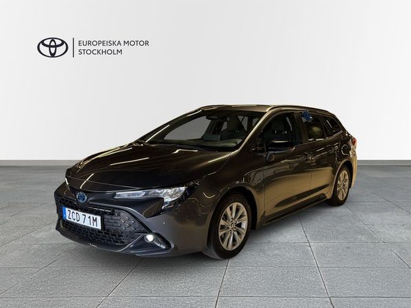 Toyota Corolla Touring Sports Hybrid 1,8 ACTIVE PLUS V-HJUL P-SENSOR - 2025