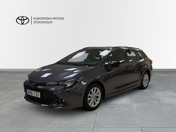 Toyota Corolla Touring Sports Hybrid 1,8 ACTIVE PLUS V-HJUL P-SENSOR - 2025