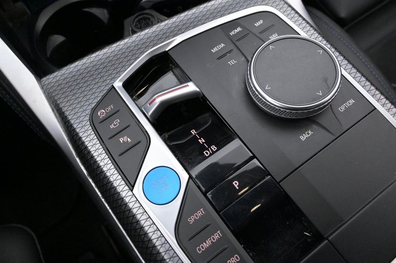 BMW i4 bild 18