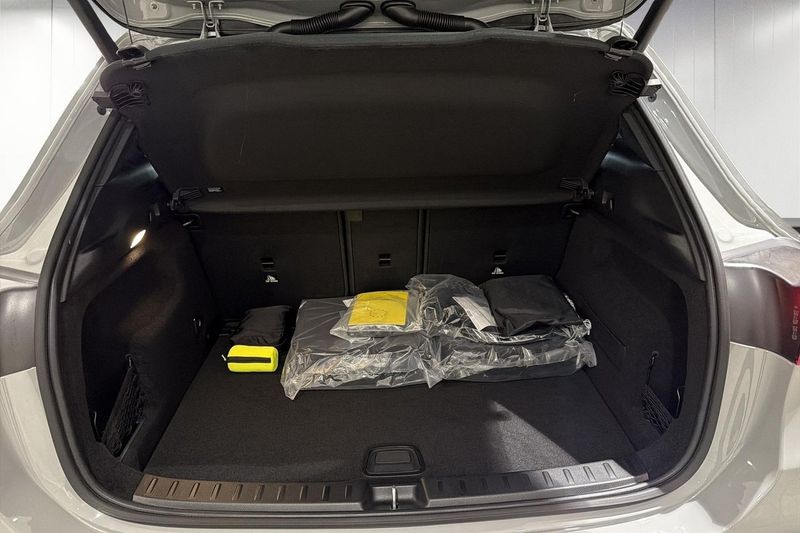 Mercedes GLA250 bild 16