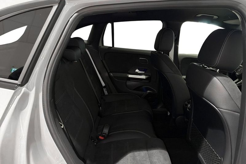 Mercedes GLA250 bild 9