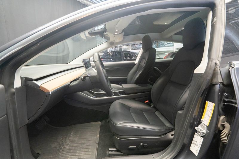 Tesla Model 3 bild 16