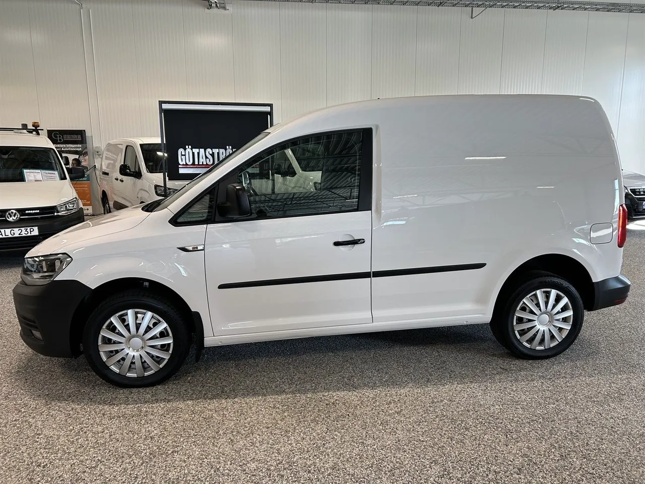 Vehicle image 8