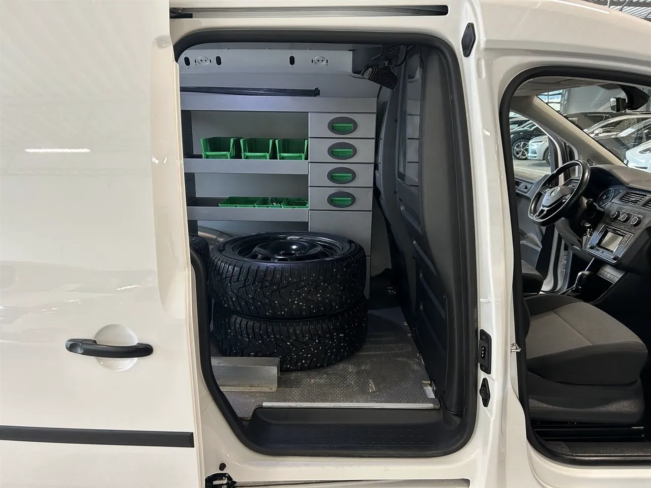 Vehicle image 15
