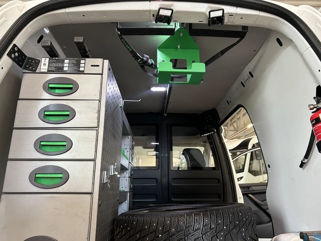 Vehicle image 14