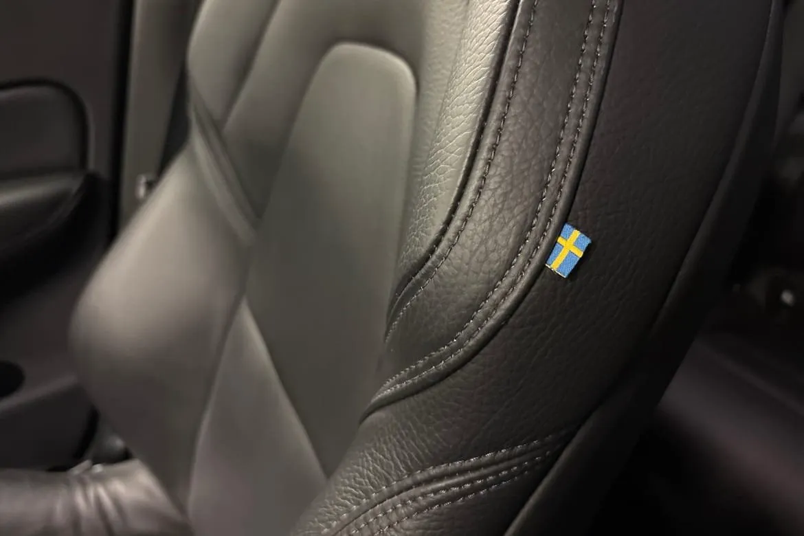 Vehicle image 14