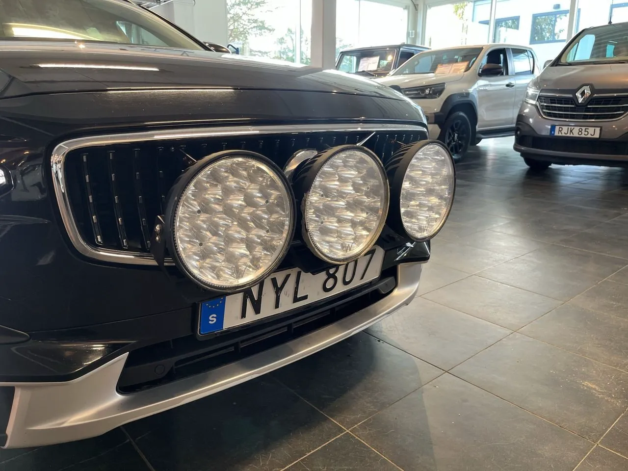 Vehicle image 19