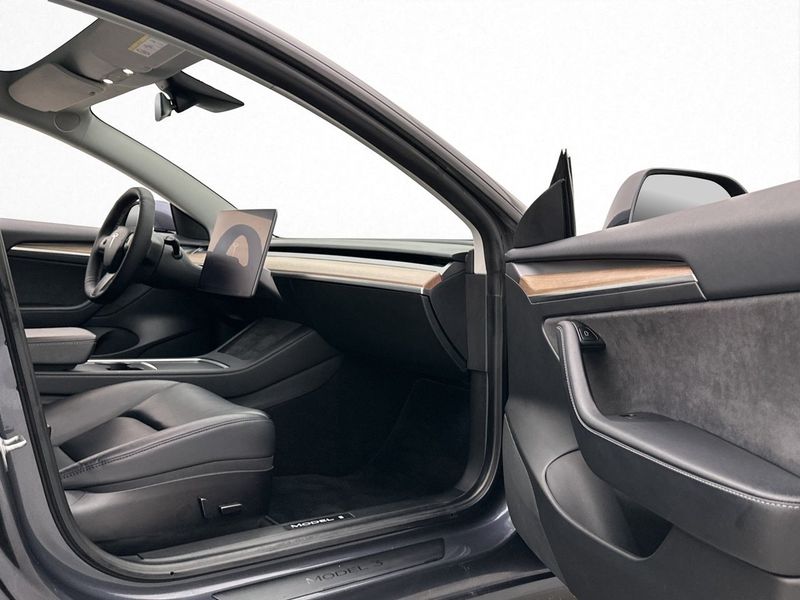Tesla Model 3 bild 28