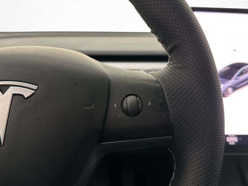 Tesla Model 3 bild 18