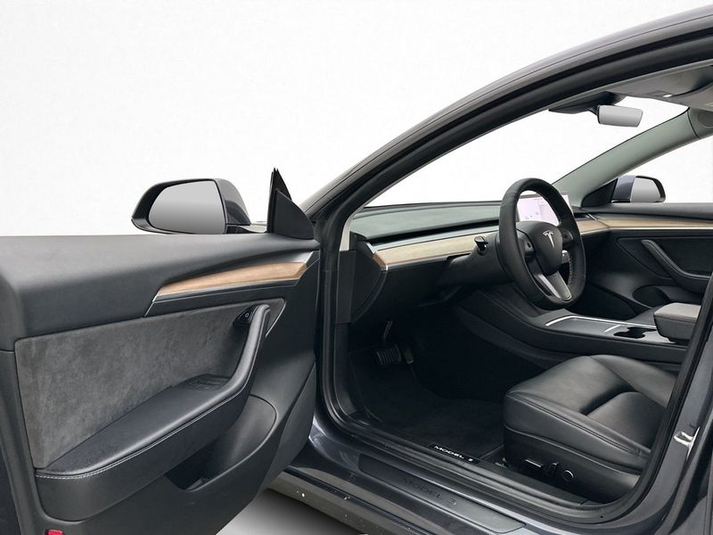 Tesla Model 3 bild 12