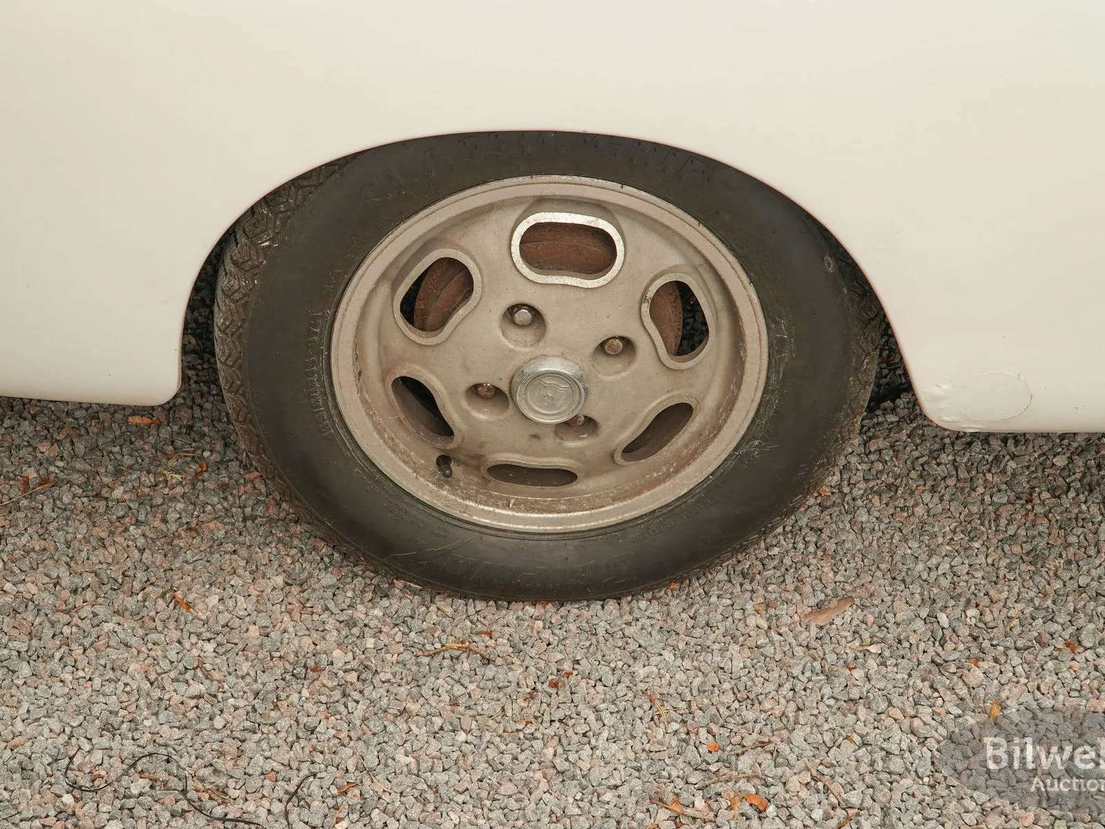 Vehicle image 24