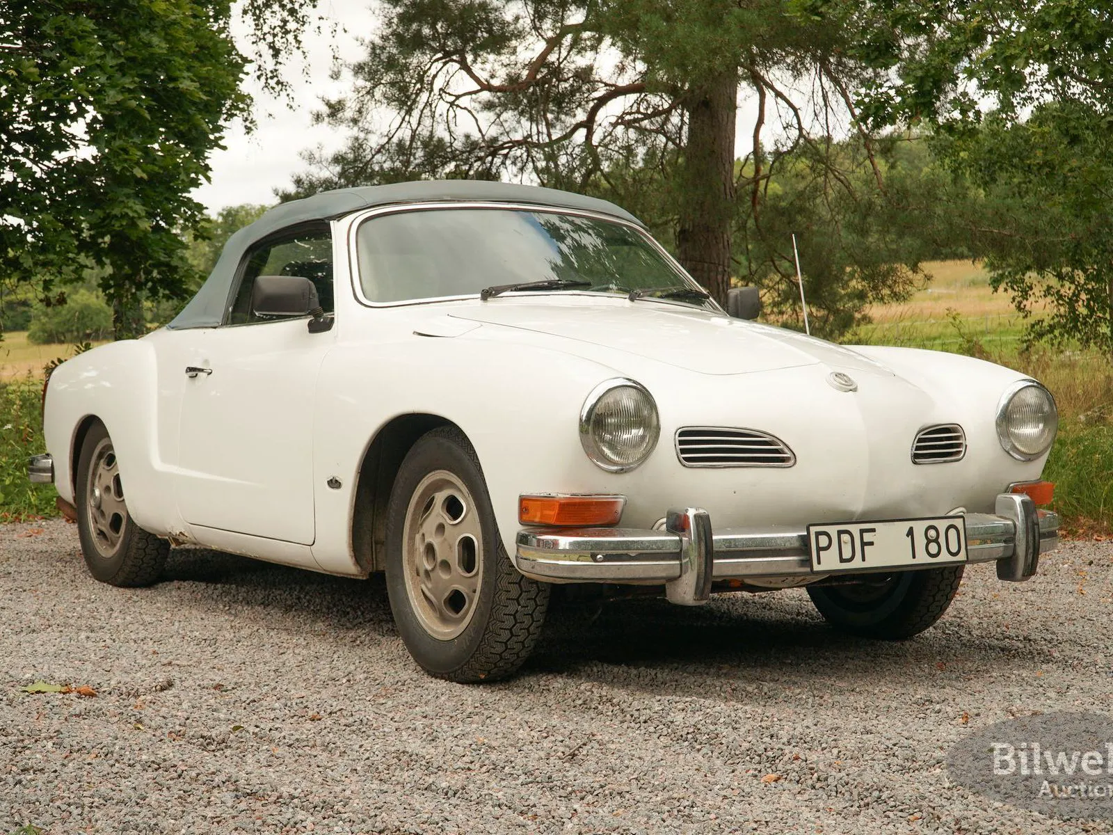 Vehicle image 26