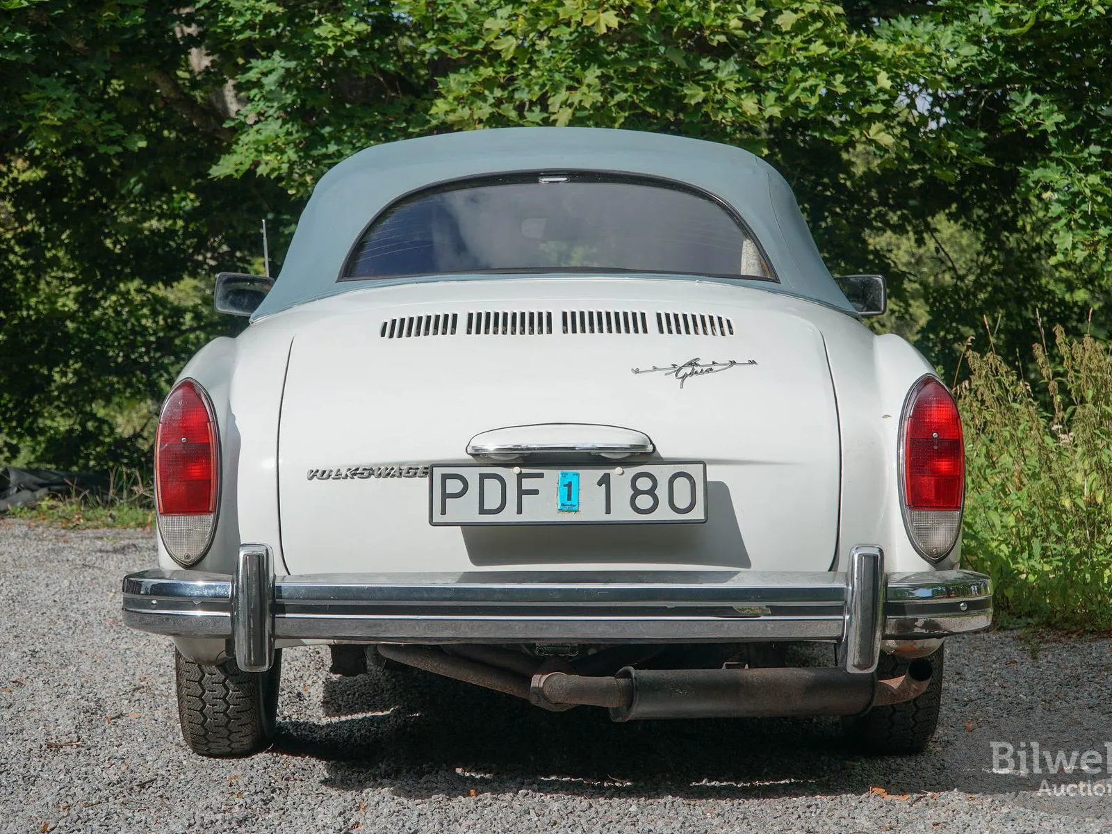 Vehicle image 15