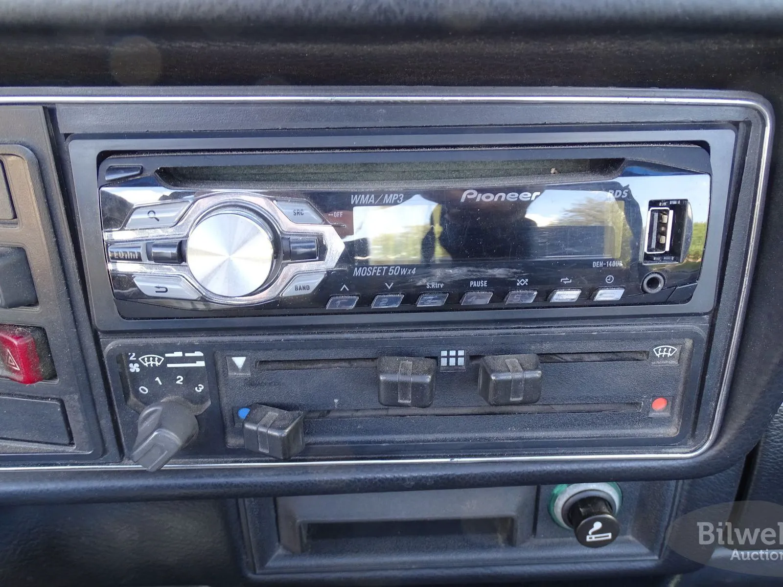 Vehicle image 38
