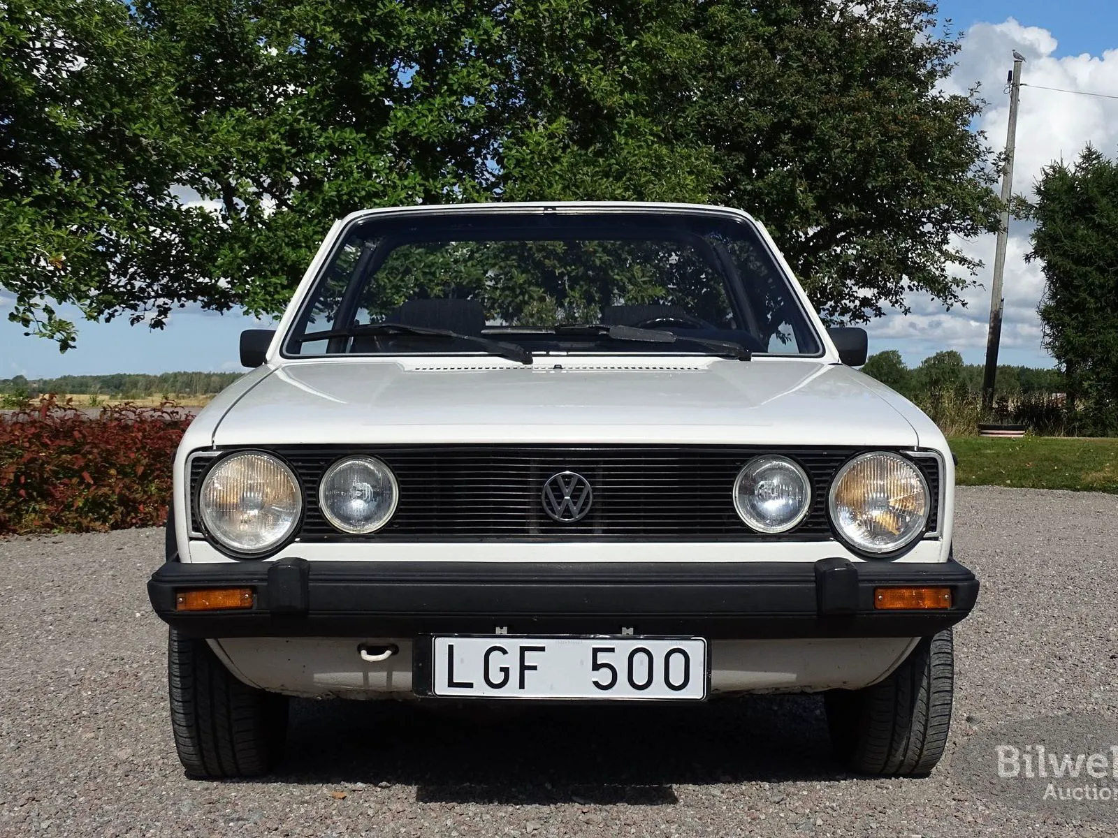 Vehicle image 27