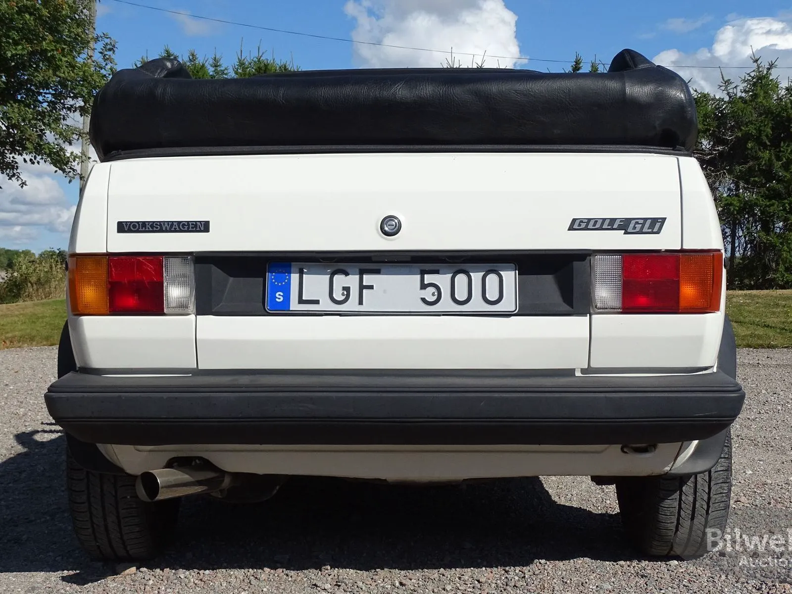 Vehicle image 20