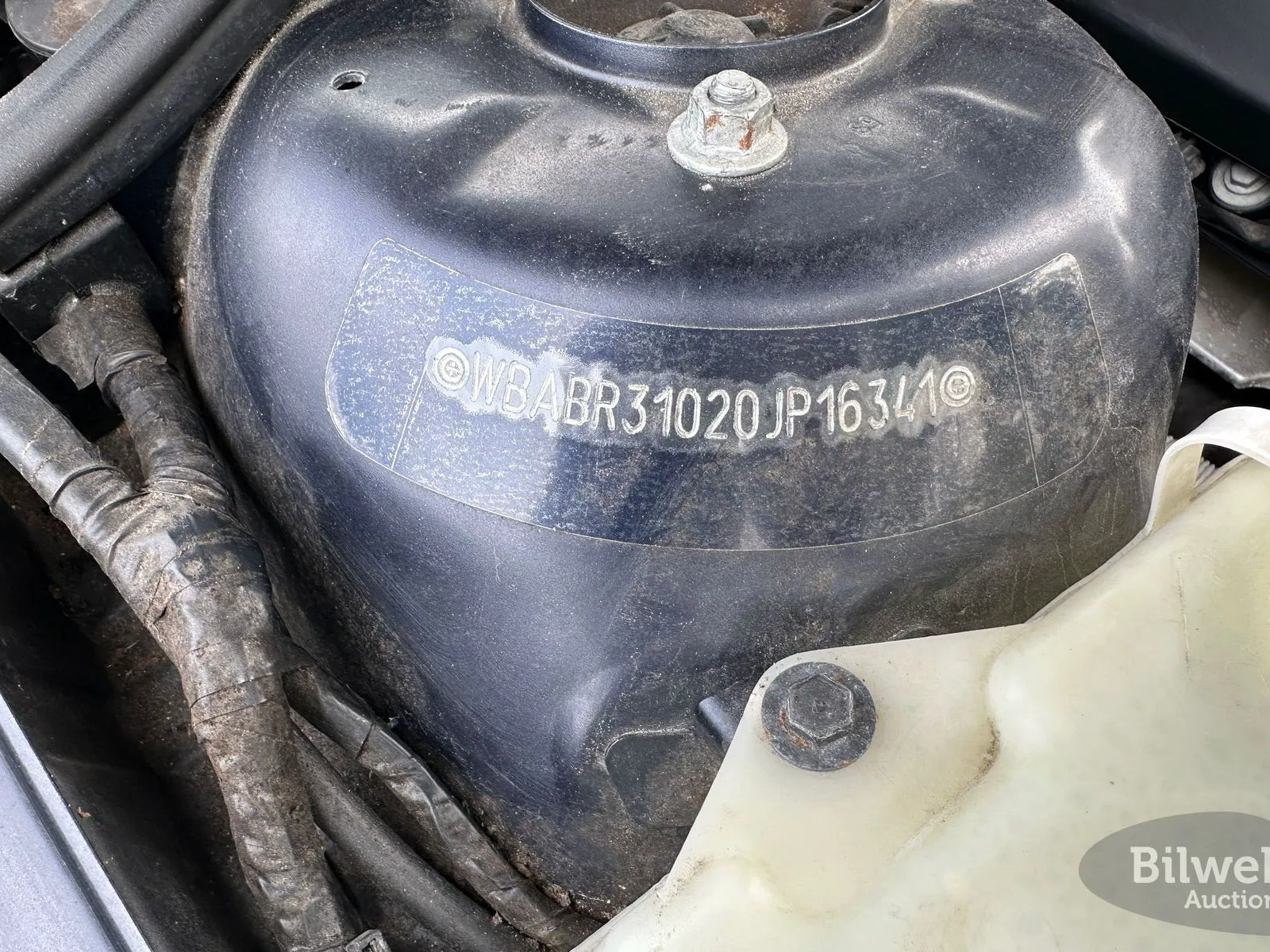 Vehicle image 21