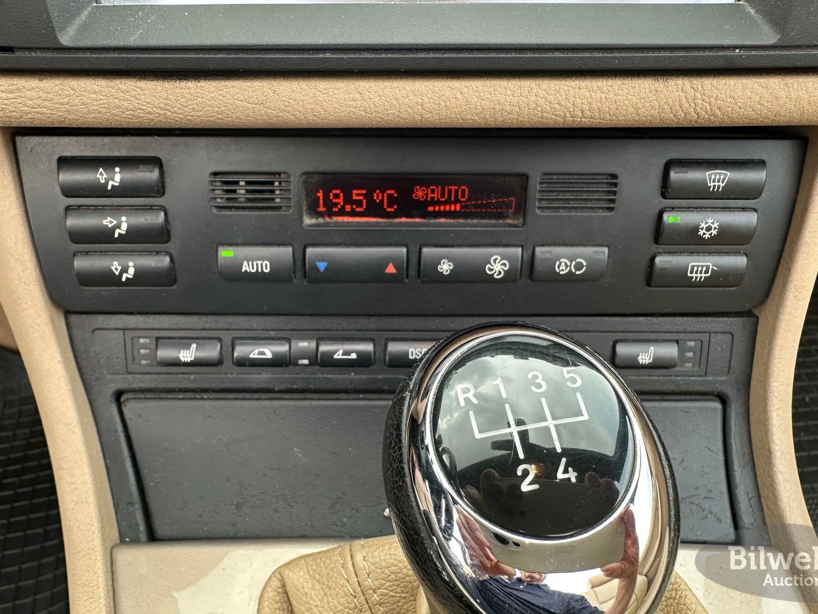 Vehicle image 52