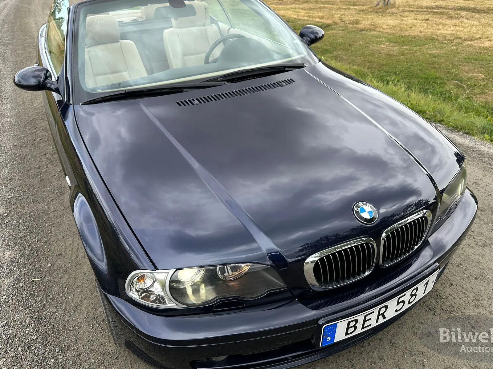 Vehicle image 72