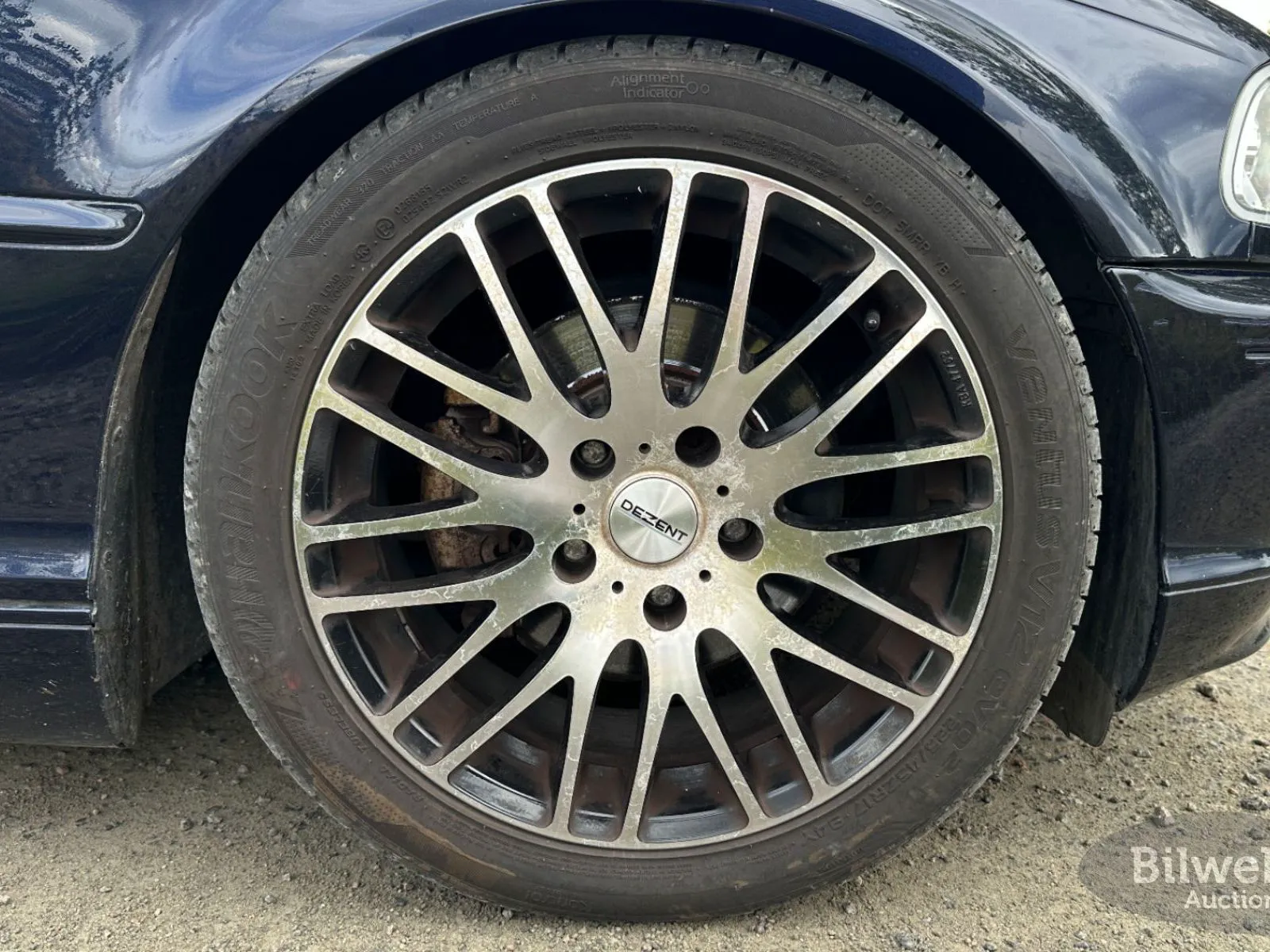 Vehicle image 13