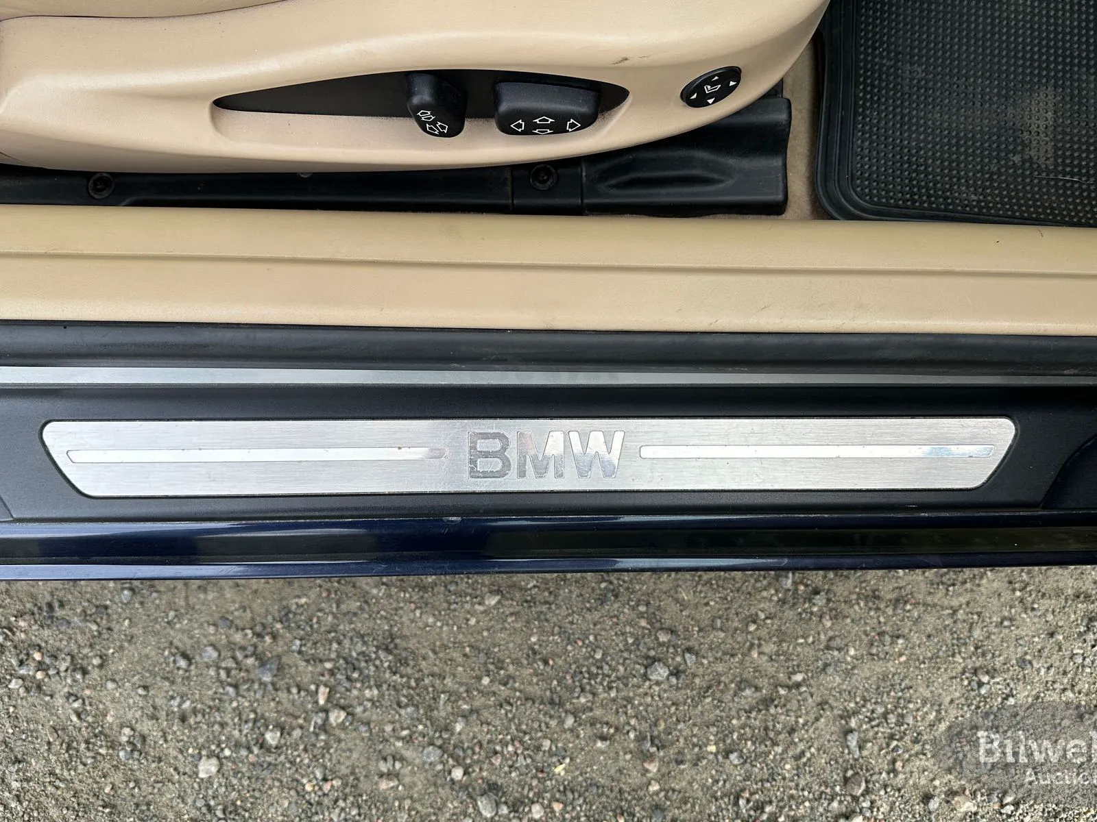 Vehicle image 47