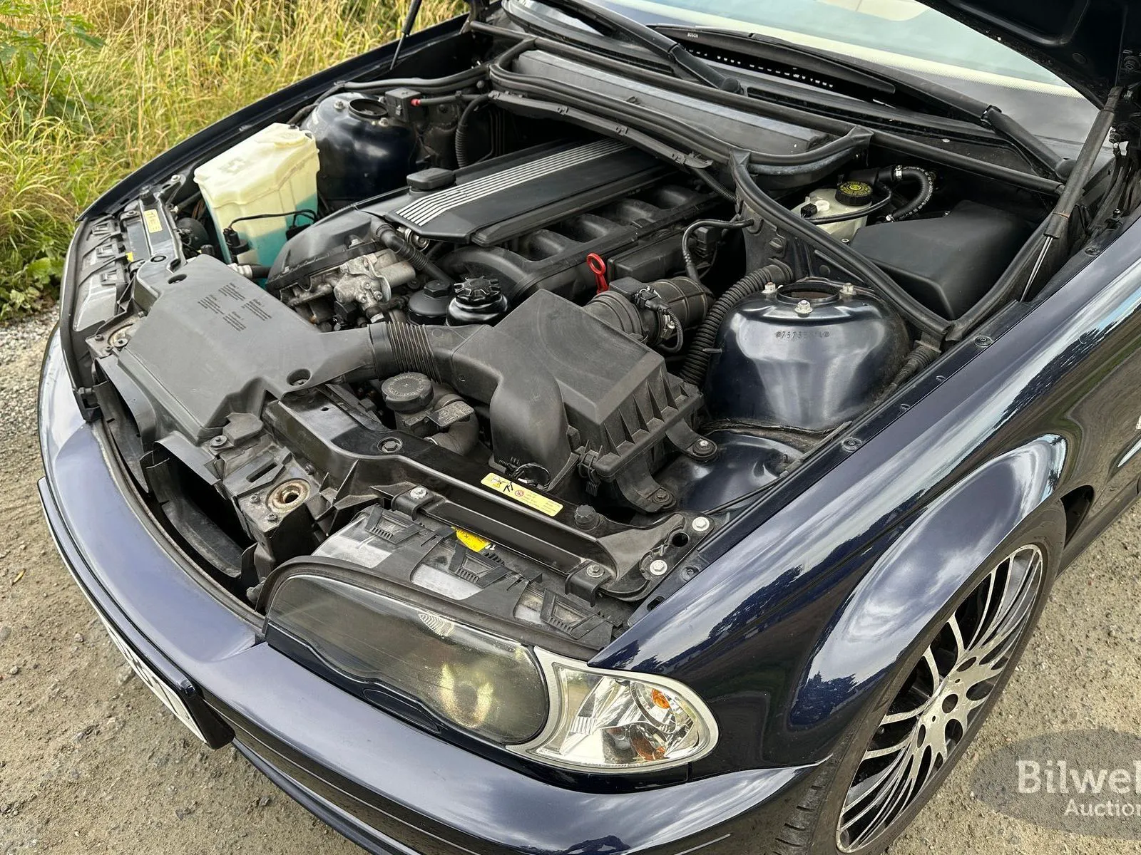 Vehicle image 22